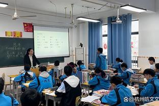 打球聪明得不像新秀！哈克斯13中8拿生涯新高24分5篮板